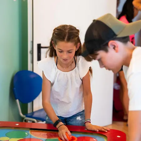 Olympus 4* קאורלה