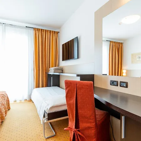 Olympus 4* Καόρλε